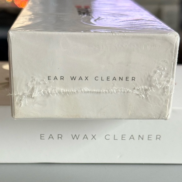 👂tvidler Ear Wax Remover - 1 Handle and 2 Tip Heads White - Picture 3 of 4